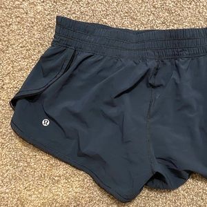 Lululemon running short size 6